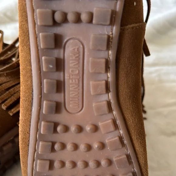 Minnetonka Tan Fringe Moccasin Boots - Picture 5 of 11